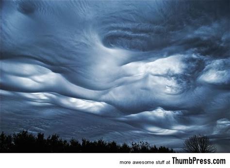 Amazing Nimbus: 25 Breathtaking Photographs of Beautiful Cloud Formation