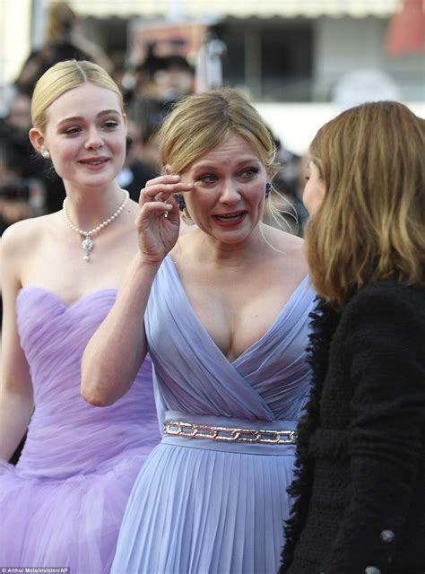 Kirsten Dunst and Elle Fanning wear matching Cannes gowns | Daily Mail ...