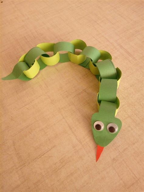 Paper chain snake Paper snake Paper animals Paper craft | Jungle crafts ...