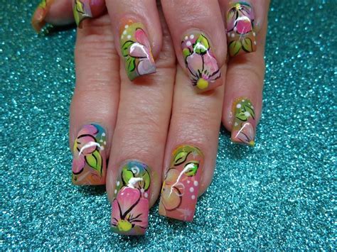 Hand painted nail art | Unhas