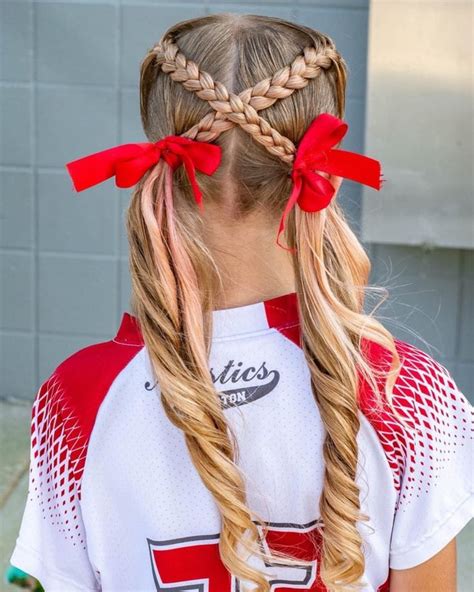 30+ Cute And Practical Softball Hairstyles in 2023 | Softball hairstyles, Short blonde hair ...