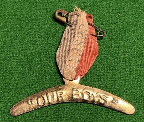 World Military Collectables | WW1 Australian Flag Day Badge.