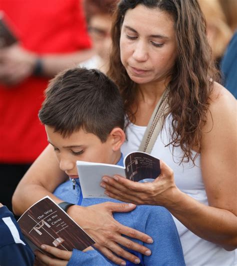 Parkland area Catholicsrnremember the slain