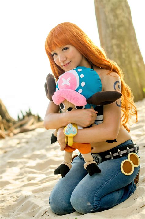 Nami Hugs Chopper, One Piece Cosplay by firecloak on DeviantArt