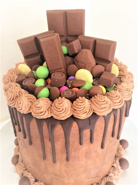 Chocoholic Birthday Cake | Chocoholic, Desserts, Birthday cake