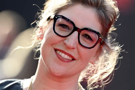 'Jeopardy!' Co-Host Mayim Bialik Slammed for Accepting 'Illegible ...