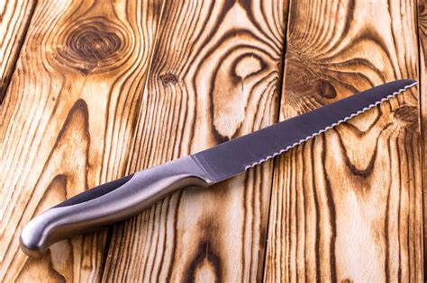 What Is a Serrated Knife? - Choppy Choppy