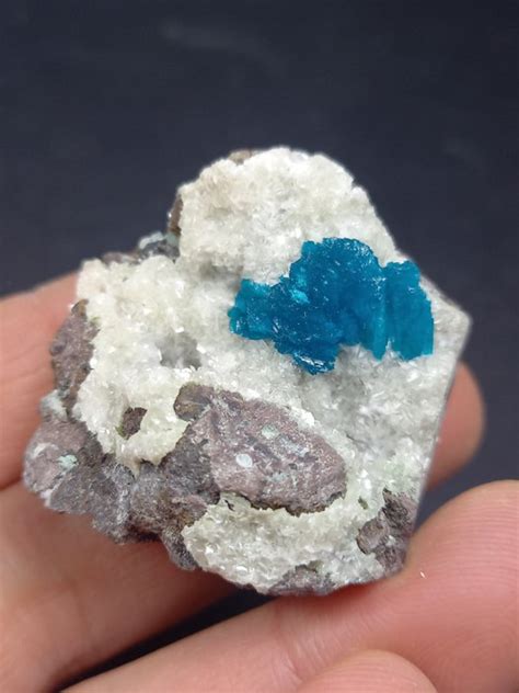 Cavansite Crystal on matrix - 4×4×2.5 cm - 35.7 g - Catawiki