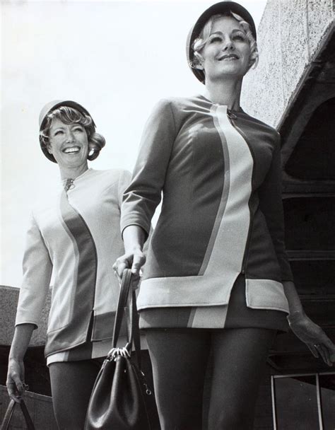 24 Pictures Show The Glamorous Styles Of 1960s Flight Attendants ...