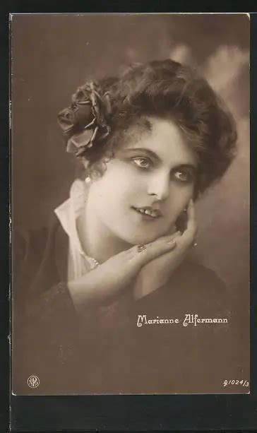 POSTCARD ACTRESS MARIANNE Alfermann supports her head on her hands £5.12 - PicClick UK