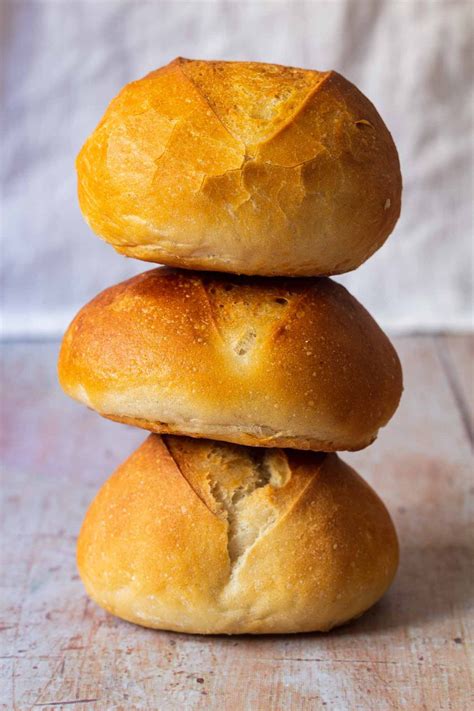 German Bread Rolls ('Weizenbrötchen') - My German Table | Rezept ...