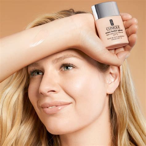 What it is: A moisturising sheer-to-moderate coverage foundation instantly creates a natural ...