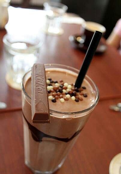 Kitkat milkshake ♡ | Kit kat recipes, Shakeology recipe, Desert recipes