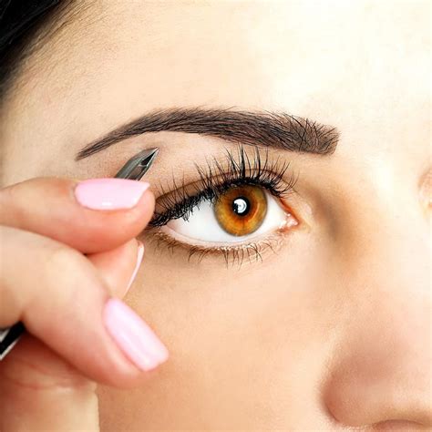 7 Eyebrow Mistakes Every Woman Makes According to Makeup Artists | Vaseline beauty tips, How to ...