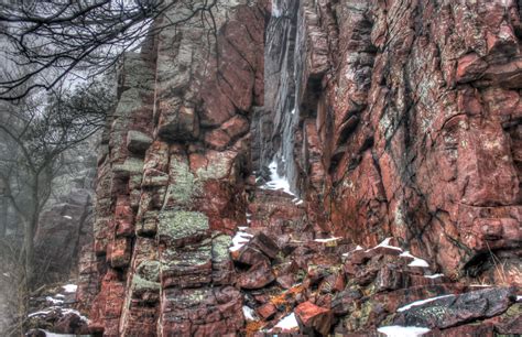 Steps in the passageway at Devil's Lake State Park, Wisconsin image - Free stock photo - Public ...