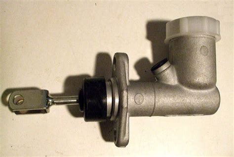 BRAKE or CLUTCH MASTER CYLINDER x1 (Austin A60 Cambridge Parts) (1961- 71)