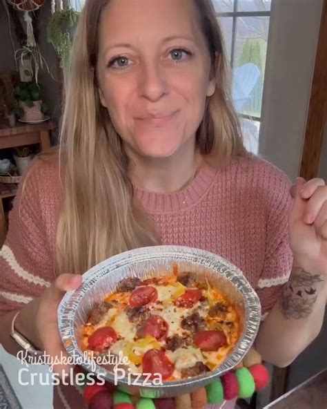 Crustless Keto Pizza [Video] in 2024 | Keto recipes easy, Keto recipes dinner, Easy healthy meal ...
