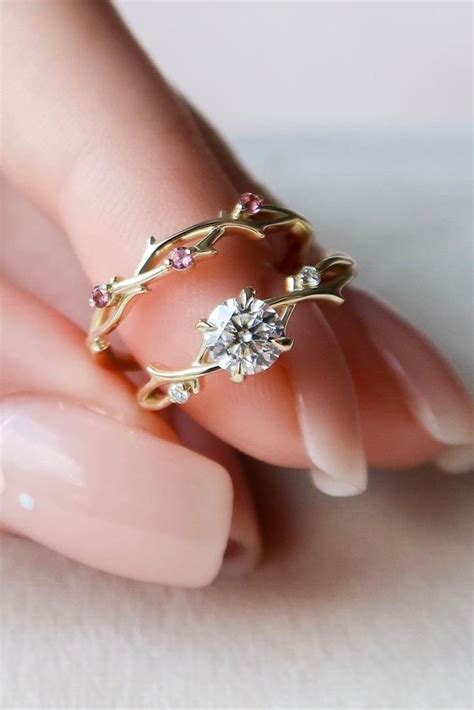 27 Unique Engagement Rings That Will Make Her Happy | Oh So Perfect ...