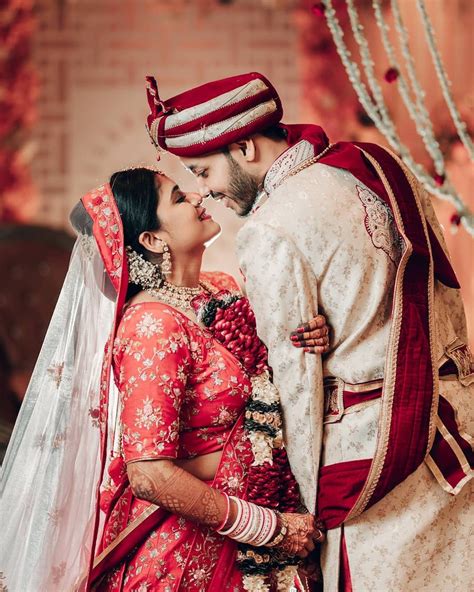 Top 25 Bengali Wedding Photography Poses Ideas You Need To Know