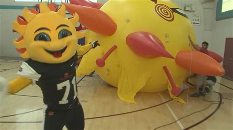 Fiesta Bowl Parade brings fun and music to central Phoenix - Arizona's Family