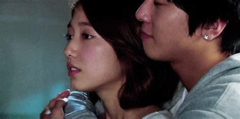 korean drama couple jung yong hwa gif | WiffleGif