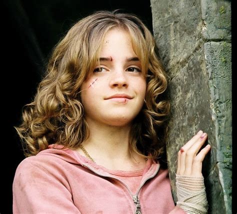 In which movie goes Hermione from little girl to a real hottie? - Harry ...