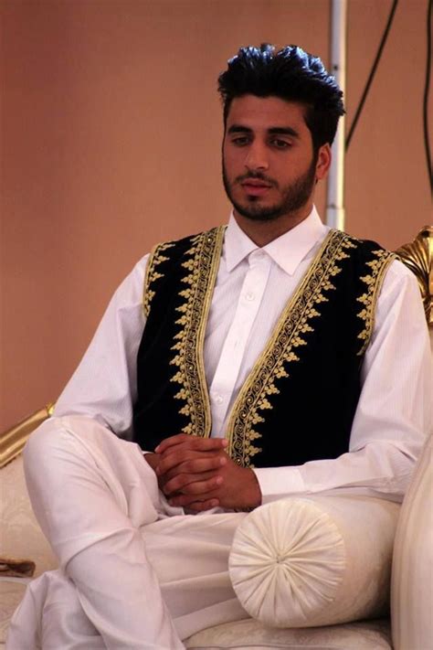 Algerian Traditional Clothes Algeria-Algérie | Traditional outfits ...