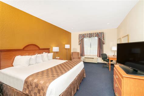 Baymont by Wyndham Albany | Albany, KY Hotels