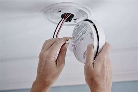 How to Install a Smoke Detector in 6 Easy Steps - 2024 Guide - Atlanta ...