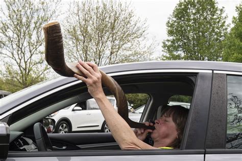 When Christians appropriate Jewish ritual symbols: Shofars at the ...