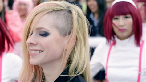 Hello Kitty {Music Video} - Avril Lavigne foto (38715574) - Fanpop