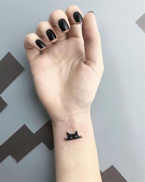 Tatuaje: Gato espiando - Tatuajes para Mujeres | Cat eye tattoos, Tiny ...