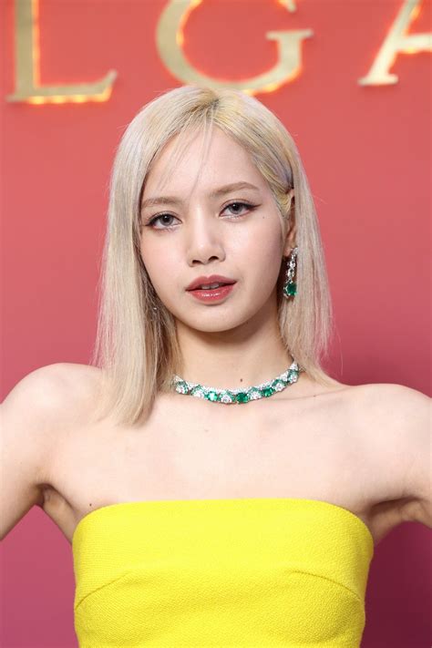 Blackpink's Lisa Wore A Yellow Matching Set For Her Latest Front-Row Look Lisa Hair ...