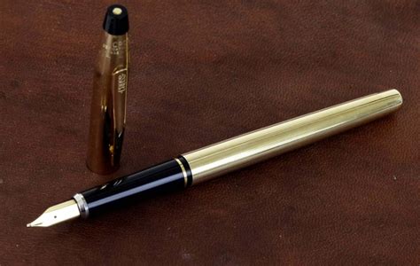 Buy Vintage cross century 14K gold broad nib fountain pen online