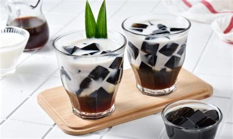 MakanBwang - Resep Es Cincau Gula Aren, Segar dan Kaya Serat yang Menyehatkan