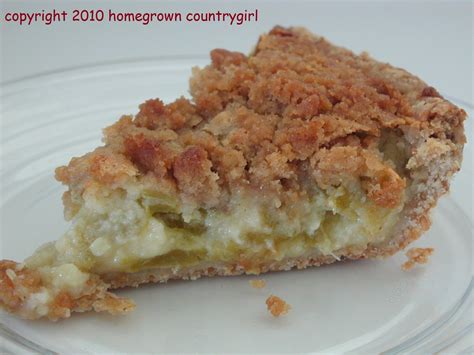 homegrown countrygirl: Sour Cream Rhubarb Pie