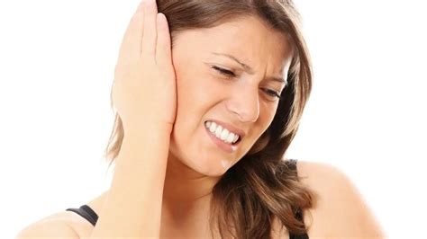 Home remedies for earache with causes, symptoms and prevention