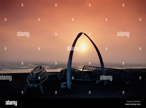 Barrow whale bone arch hi-res stock photography and images - Alamy