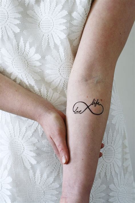 Temporary tattoo infinity symbol 'Love Life'