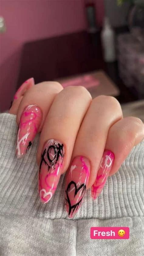 pink nail inspo in 2022 | Pink acrylic nails, Fire nails, Funky nails | Jel tırnaklar, Tırnak, Oje