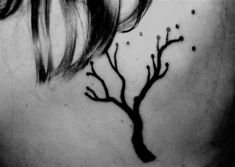 Tree Tattoo | Thick black lines and dotted leaves. | outcast104 | Flickr