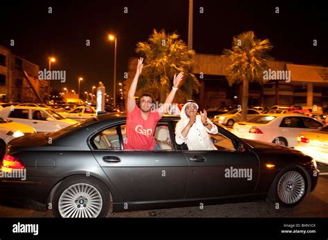 Nightlife Jeddah Saudi Arabia Arabian boys youth Stock Photo - Alamy