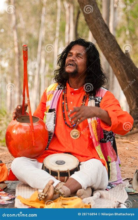 Baul Folk Singer Performing Editorial Stock Image - Image of person, fair: 28716894