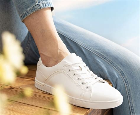 6 Best White Shoes To Wear With Jeans for Men