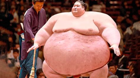 This is What The Biggest Sumo Wrestler In The World Is Capable Of - YouTube