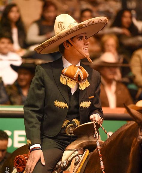 Charro guapo!! | Traje charro de gala, Sombrero de charro, Charreria