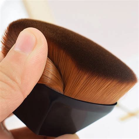 High-Density Seamless Foundation Brush - Not sold in stores