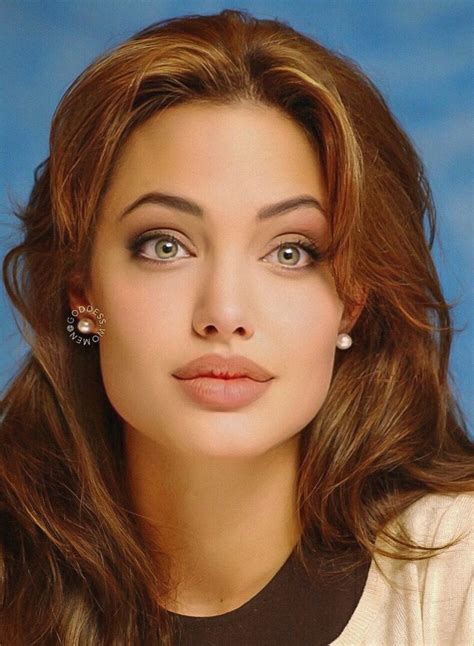 Angelina Jolie | Angelina jolie makeup, Angelina jolie photos, Angelina jolie style