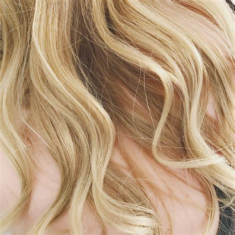 902 Extra Light Beige Blonde | Platinum blonde hair color, Cool blonde ...