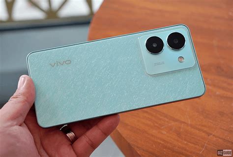 vivo Y36 Unboxing, First Impressions, Camera Samples - Punch-hole on a ...